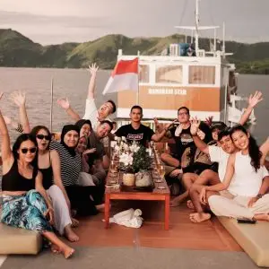 full day trip by luxury open deck in Komodo National Park